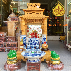 Ban thần tài mái chùa 41