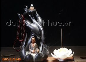 Xông trầm thác khói