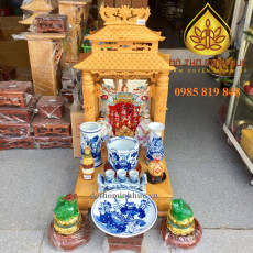 Ban thần tài mái chùa 41