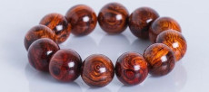 Vòng tay gỗ sưa