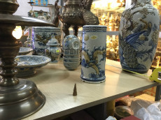 CHÓE CÚNG MEN RẠN CỔ